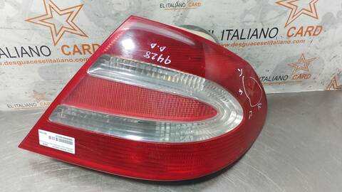 Foto 1ª: Piloto Trasero Derecho Mercedes Clase C 160 200 COMPRESSOR 209.342) COUPE 163CV 120KW [M271940] (2003)