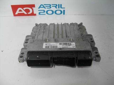 Foto 2ª: Centralita Motor ECU Renault Fluence 1.5 DCI L30B) 106CV 78KW [K9K 832] (2010)
