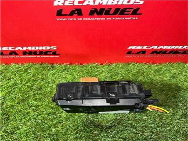 Foto 3ª: Caja Reles Fusibles Peugeot Partner YH01 102CV 75KW (2019)