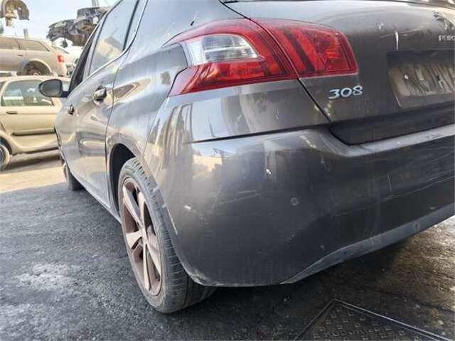 Foto 2ª: Paragolpes Trasero Peugeot 308 1.2 ACTIVE [1.2 LTR. - 96 KW 12V E-THP - PURETECH] [HN02]