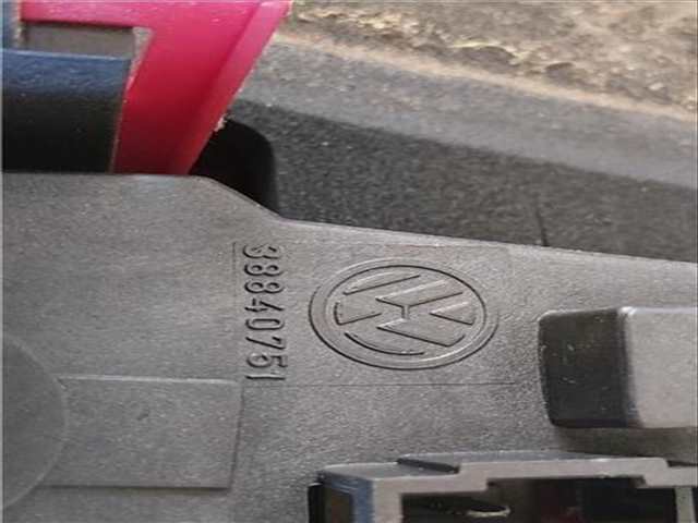 Foto 3ª: Piloto Trasero Derecho Volkswagen Golf 1.9 HIGHLINE 110CV 81KW [AHF] (1999)
