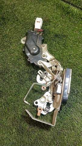 Foto 2ª: Cerradura Puerta Trasera Derecha Toyota 4 Runner 3.0 T DIESEL (1993)