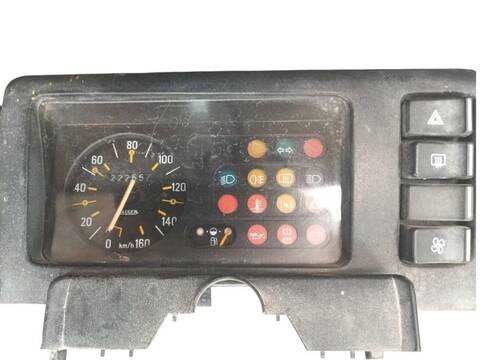 Foto 3ª: Cuadro de Instrumentos Renault 4 1.1 (1962)