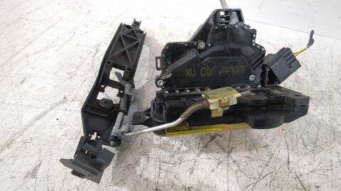 Foto 2ª: Cerradura Puerta Trasera Derecha Ford Focus 1.8 TDCI 100CV 74KW [FFDA] (2004)