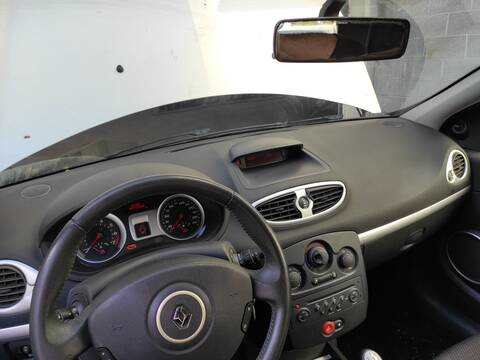 Salpicadero Renault Clio D4F784