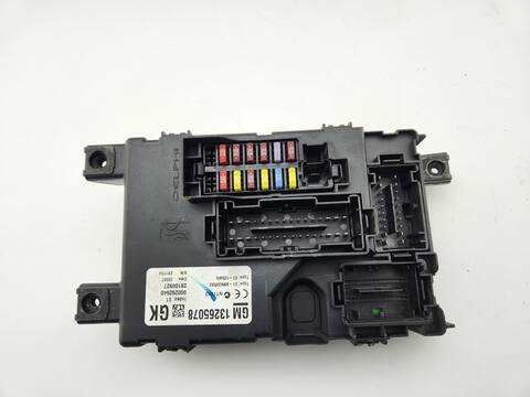 Foto 1ª: Caja Reles Fusibles Opel Corsa CATCH ME NOW 90CV 66KW [Z13DTH] (2008)