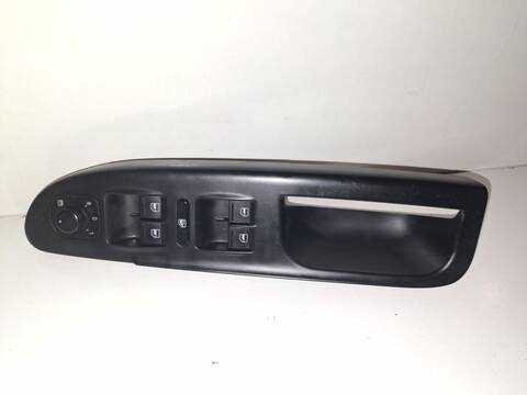 Foto 1ª: Botonera Elevalunas Volkswagen Passat ADVANCE 2.0 TDI 140CV