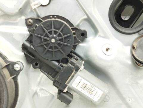 Foto 3ª: Elevalunas Manual Trasero Derecho Alfa Romeo 159 1.9 JTDM 16V - SELECTIVE 150CV 110KW [939A2000] (2005)