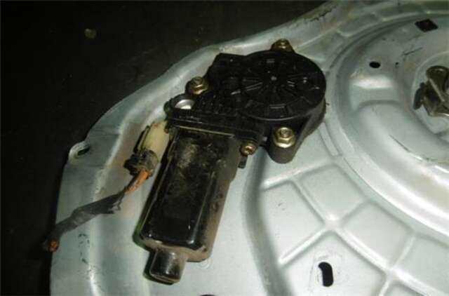 Foto 2ª: Elevalunas Eléctrico Delantero Izquierdo Hyundai Elantra 2.0 CRDI [D4EA]