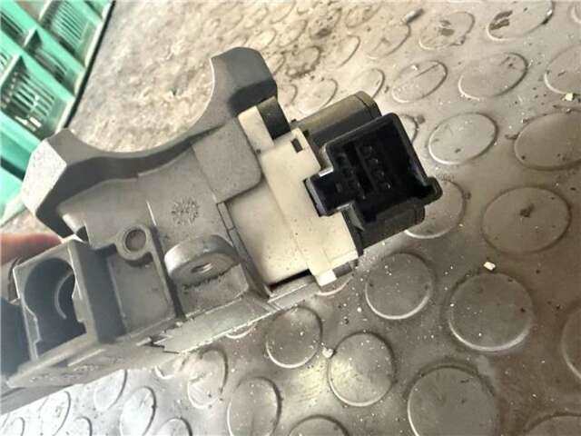 Foto 2ª: Motor de Arranque Volvo XC 90 2.4 D5 (7 ASIENTOS) [2.4 LTR. - 120 KW DIESEL CAT] [D 5244 T]