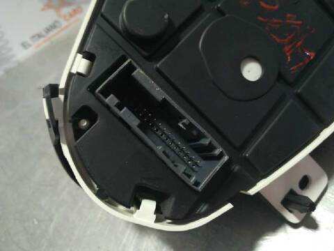 Foto 3ª: Cuadro de Instrumentos Ford Fiesta AMBIENTE 70CV 51KW [KVJA] (2011)