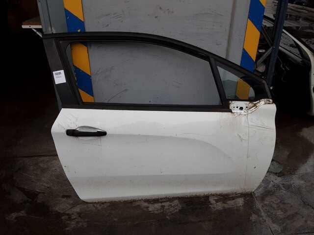 Foto 2ª: Puerta Delantera Derecha Peugeot 208 1.0 12V68CV 0CV [ZMZ] (2014)