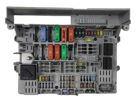 Caja Reles Fusibles Bmw Serie 1 114 118 D