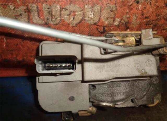 Foto 2ª: Cerradura Puerta Delantera Derecha Peugeot 206 1.6 CC [1.6 LTR. - 80 KW 16V CAT (NFU - TU5JP4)] [NFU (TU5JP4)]