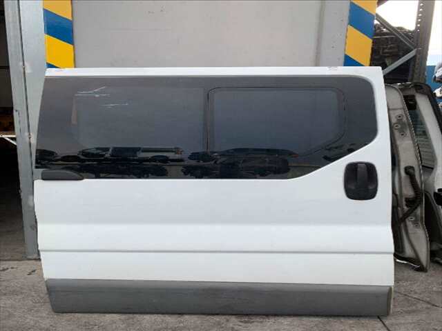 Foto 1ª: Puerta Lateral Corredera Derecha Nissan Primastar 2.0 DCI 115CV 0CV [M9R 782] (2008)