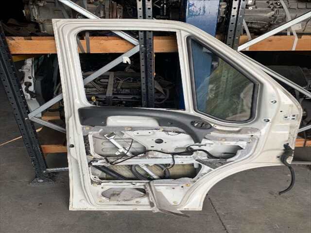 Foto 2ª: Puerta Delantera Izquierda Peugeot Boxer 2.200 HDI100CV/74KW [4HY] (2005)