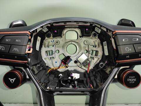 Foto 2ª: Volante Cupra Leon VERSION INDEFINIDA (2020)