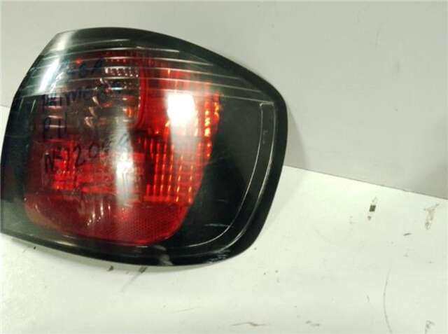 Foto 2ª: Piloto Trasero Derecho Nissan Primera 1.8 16V (114 CV)