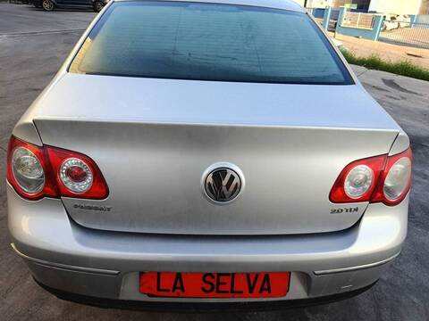Foto 1ª: Portón Volkswagen Passat BKP BERLINA (2008)