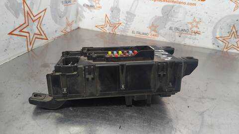 Foto 2ª: Caja Reles Fusibles Fiat Grande Punto 75CV 55KW (2005)