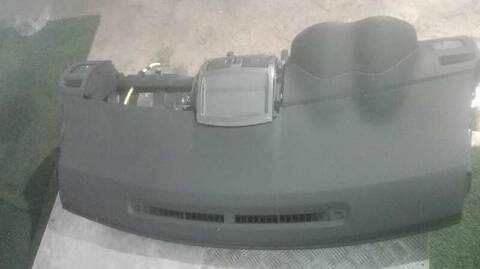 Foto 4ª: Salpicadero Toyota Auris LUNA 90CV 66KW [1NDTV] (2008)