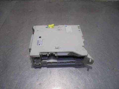 Foto 1ª: Caja Reles Fusibles Lexus IS 220D 177CV 130KW [D-2ADFHV] (2010)