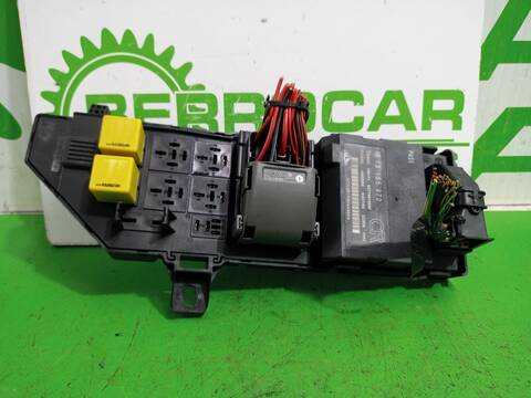 Caja Reles Fusibles Opel Vectra ESSENTIA BERLINA 101CV 74KW