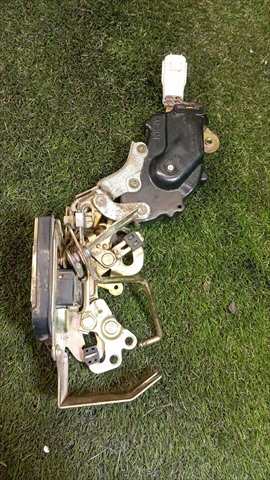 Foto 2ª: Cerradura Puerta Trasera Izquierda Toyota 4 Runner 3.0 T DIESEL (1993)