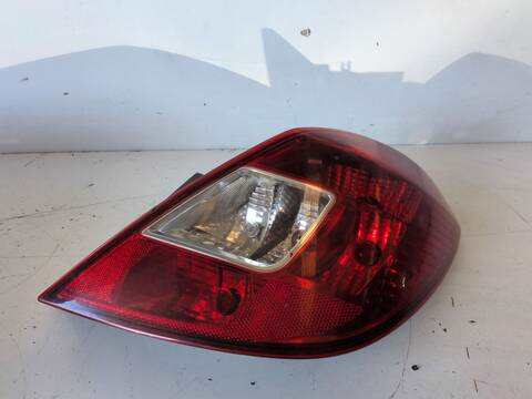 Foto 3ª: Piloto Trasero Derecho Opel Corsa 111 YEARS 90CV (2006)