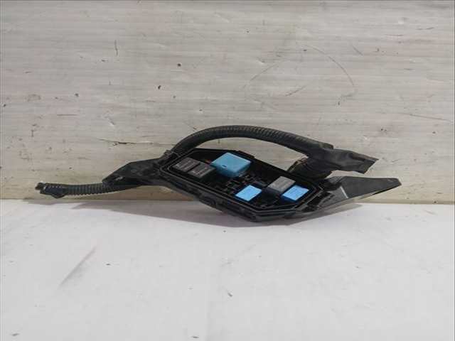 Caja Reles Fusibles Toyota Corolla 1.8 HYBRID ZWE211) 122CV 90KW