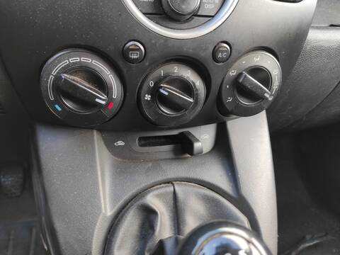 Foto 1ª: Mando Calefacción A. A. Mazda 2 ZJ BERLINA (2008)