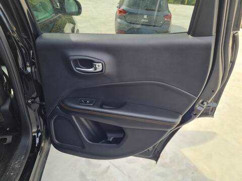 Foto 3ª: Asientos Traseros Jeep Compass LIMITED 4X2 120CV 88KW [55260384] (2018)