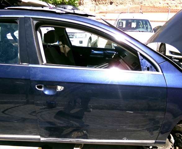 Puerta Delantera Derecha Volkswagen Passat 1.6 TDI 2010-2015