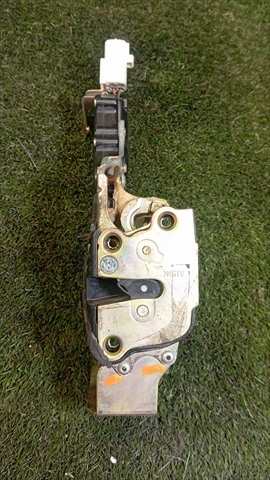 Cerradura Puerta Trasera Izquierda Toyota 4 Runner 3.0 T DIESEL