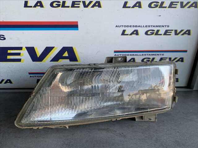 Foto 1ª: Faro Derecho Mercedes Vito 2.2 CDI FURGON (1999)
