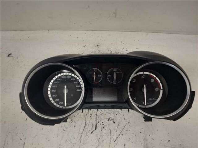 Cuadro de Instrumentos Alfa Romeo Giulietta 2.0 JTDM (140 CV)