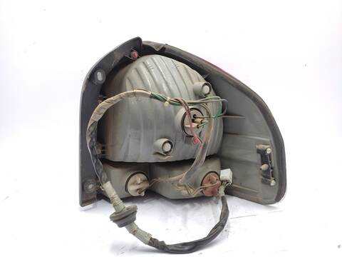 Foto 2ª: Piloto Trasero Izquierdo Hyundai Santa Fe 2.0 CRDI 4X4 125CV 92KW [4EA] (2005)