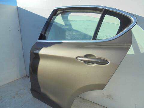 Foto 2ª: Puerta Trasera Izquierda Alfa Romeo Stelvio EXECUTIVE 4WD 209CV 154KW [55271838] (2017)