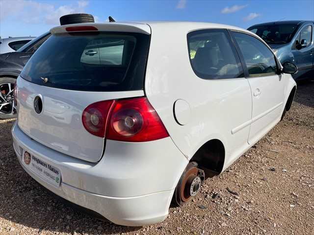 Foto 4ª: Paragolpes Trasero Volkswagen Golf 1.9 TDI 105cv [BXE] (2008)