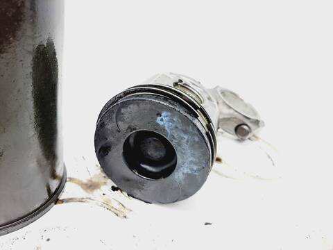 Foto 3ª: Despiece Motor Kia Carnival 2.9 CDRI EX 144CV 106KW [J3] (2003)