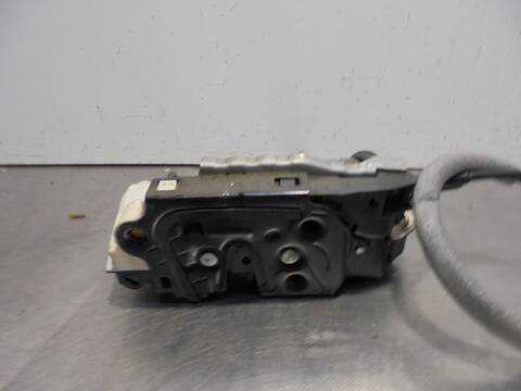 Foto 4ª: Cerradura Puerta Trasera Derecha Volkswagen Polo ADVANCE 75CV 55KW [CAY] (2010)