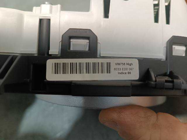Foto 4ª: Cuadro de Instrumentos Volkswagen Touareg 3.0 D 5P V6 TIPTRONIC [BKS] (2006)