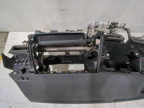 Foto 3ª: Salpicadero Peugeot Rifter 1.5 BLUEHDI 100 102CV 75KW [YHT (DV5RCF),YHY (DV5RD)] (2024)