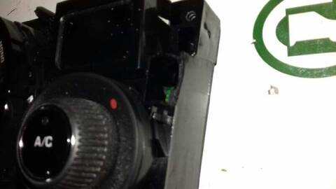 Foto 2ª: Mando Climatizador Citroen C3 1.6 16V HDI PICASSO 90CV 66KW [9HX] (2009)