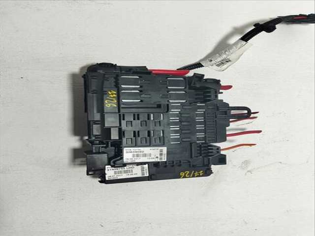 Foto 3ª: Caja Reles Fusibles Volvo V60 SUMMUM 2 DIESEL CAT 1969 CM3) 150CV [D4204T4] (2015)