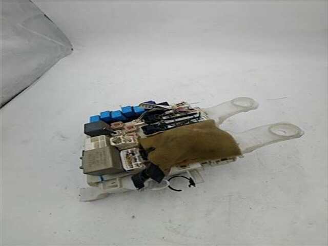 Foto 3ª: Caja Reles Fusibles Toyota Rav4 2.2 EXECUTIVE [2.2 LTR. - 130 KW D-CAT] [2AD]