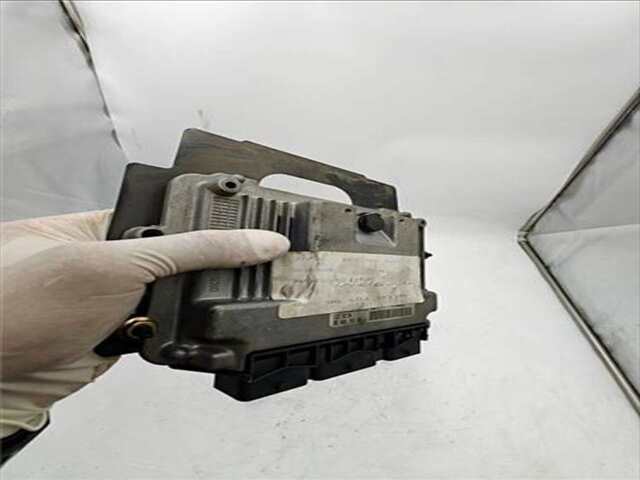 Centralita Motor ECU Peugeot 307 1.6 XS [1.6 LTR. - 80 KW HDI FAP CAT (9HZ - DV6TED4)]