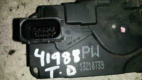 Foto 3ª: Cerradura Puerta Trasera Derecha Opel Zafira 1.9 CDTI 120CV 88KW [Z19DT] (2005)