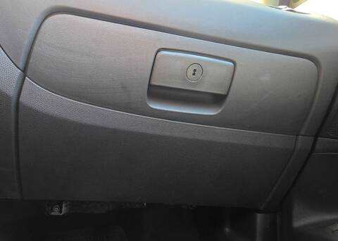 Foto 1ª: Guantera Hyundai ix35 STYLE 2WD 116CV 85KW (2011)