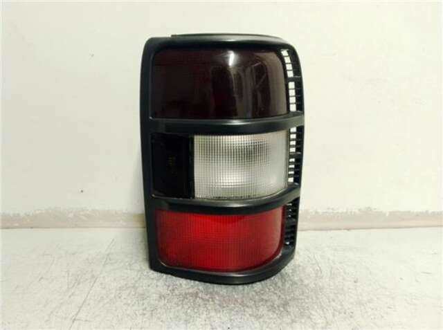 Piloto Trasero Derecho Mitsubishi Montero 2.8 TD (V46W)